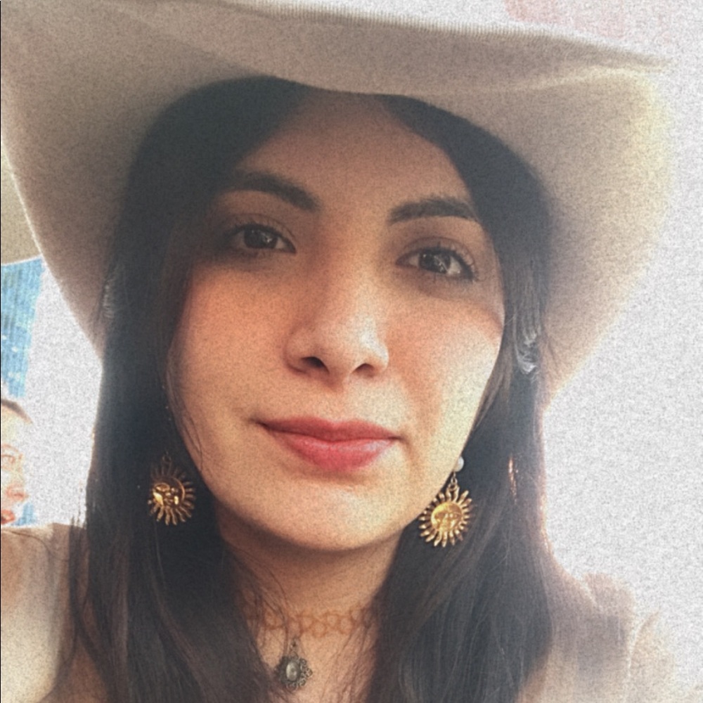 Meet your Posher, Lorena
